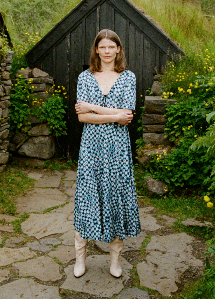 zina_1024x1024.jpg?v=1721405873