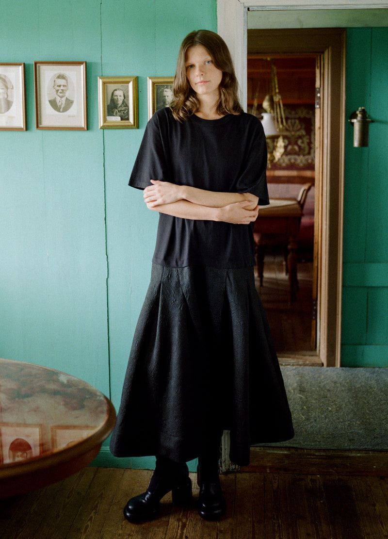 black-elegi t-shirt dress-editorial view - 2