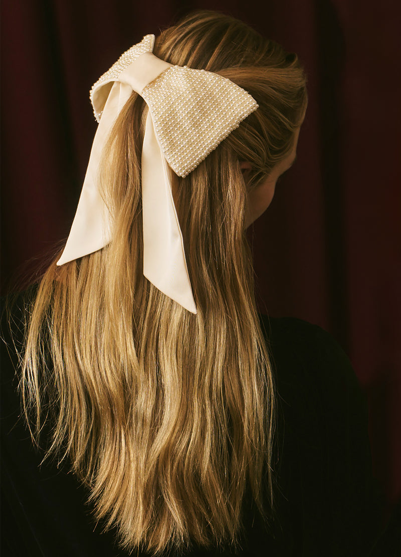 cream-seraphine bow clip-editorial view - 1