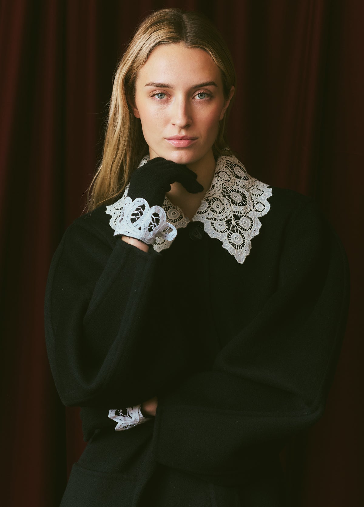 black-adelina gloves-editorial view