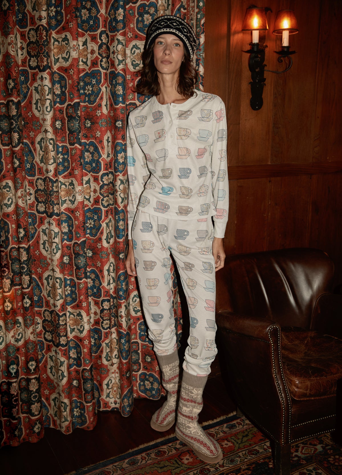 multi-hollis slippers-editorial view - 2