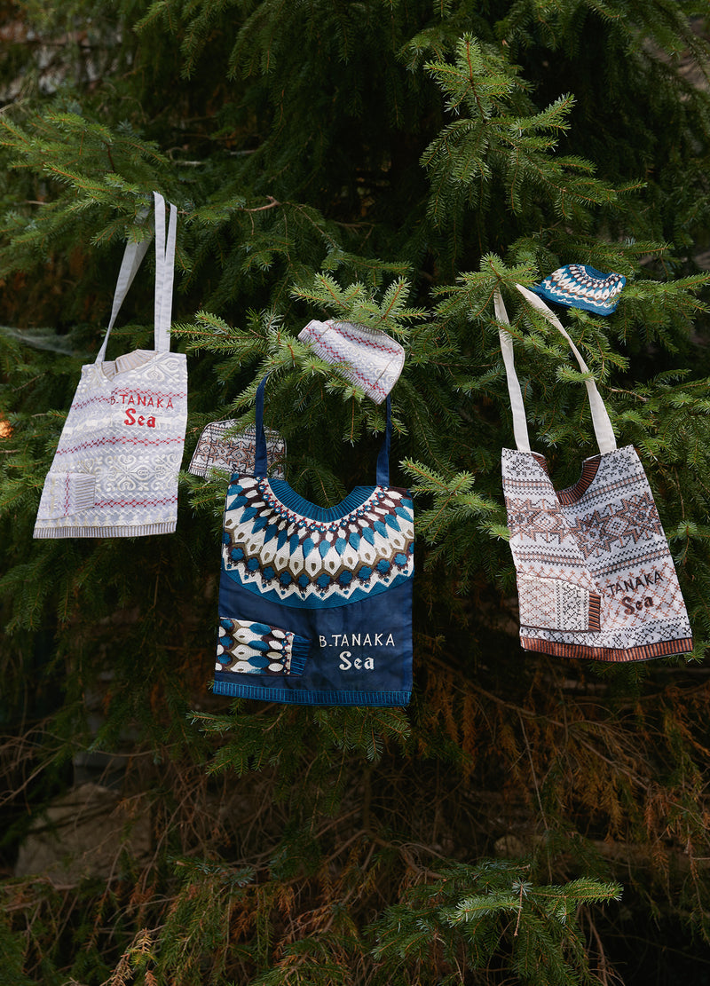 multi-antonia tote-editorial view - 2