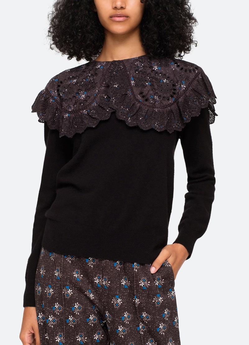 black-embroidered collar-model view - 4