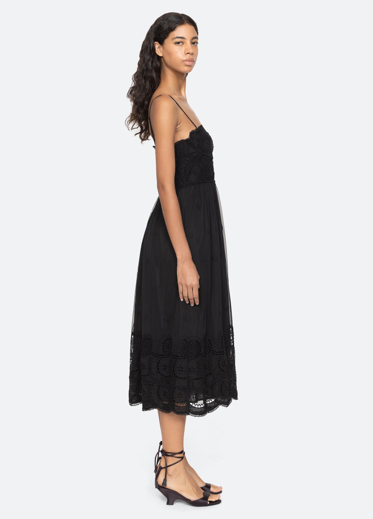 black-drea dress- side view - 4