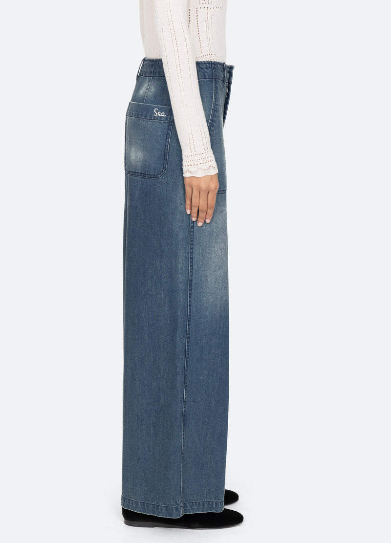 blue-amari jeans-side view - 4