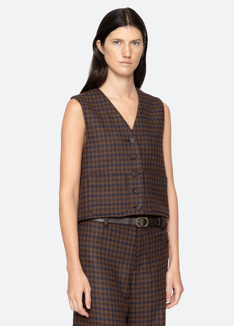 multi-beatrice vest-three quarter view - 4