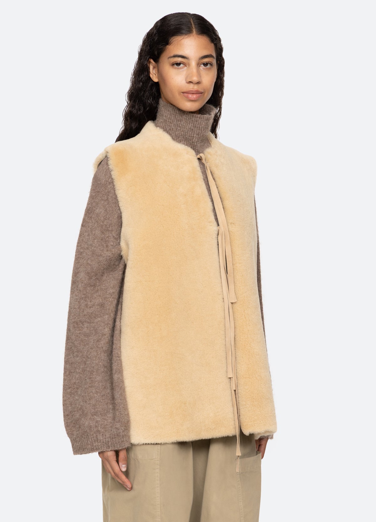 cream-elliot vest-three quarter view - 5