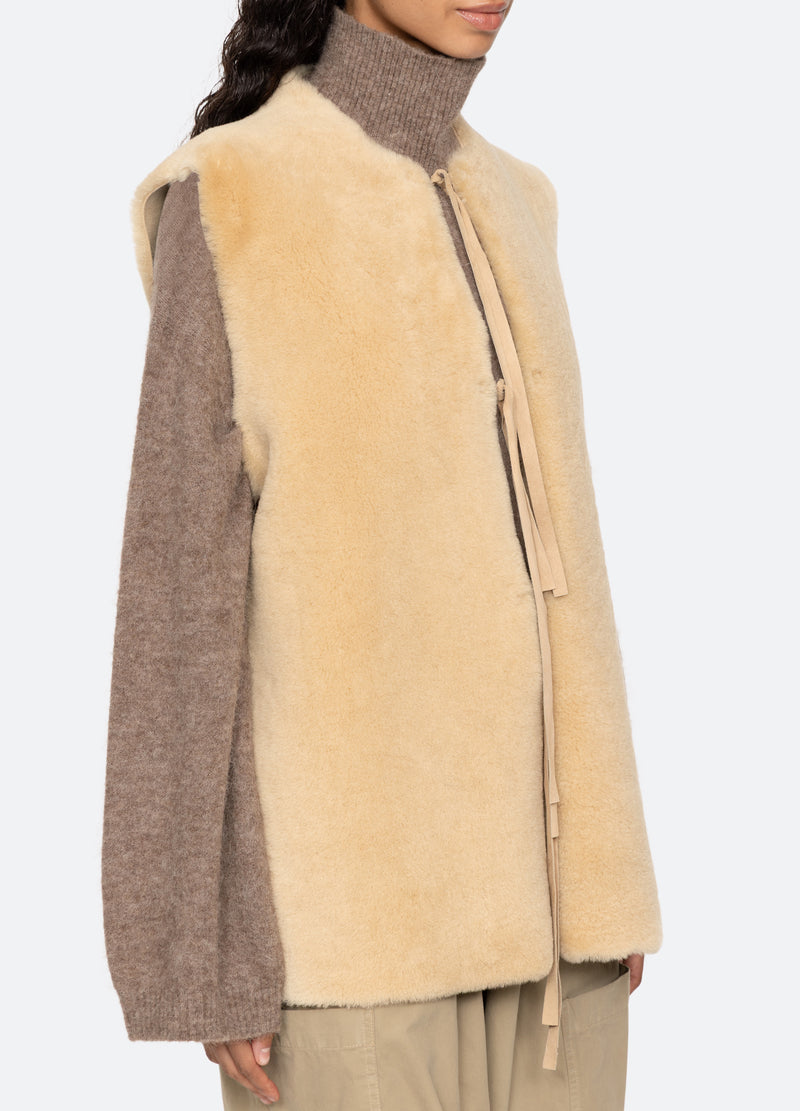 cream-elliot vest-detail view - 7