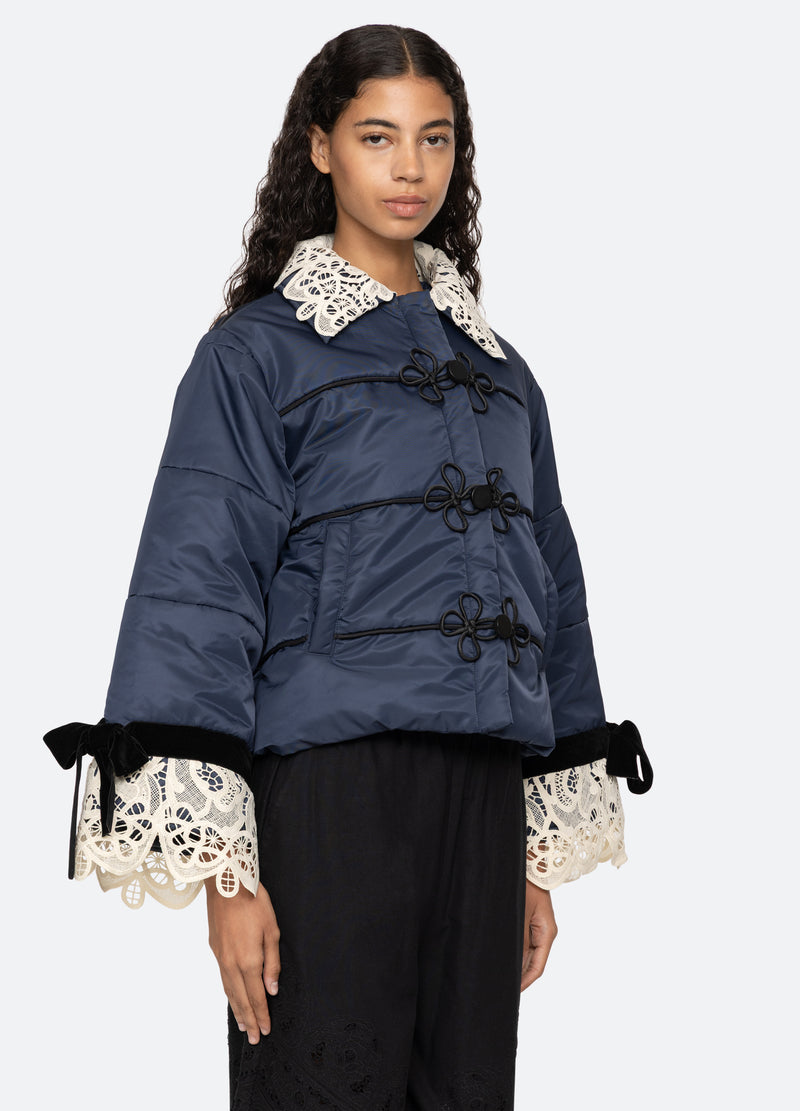 navy-medina puffer-three quarter view - 5