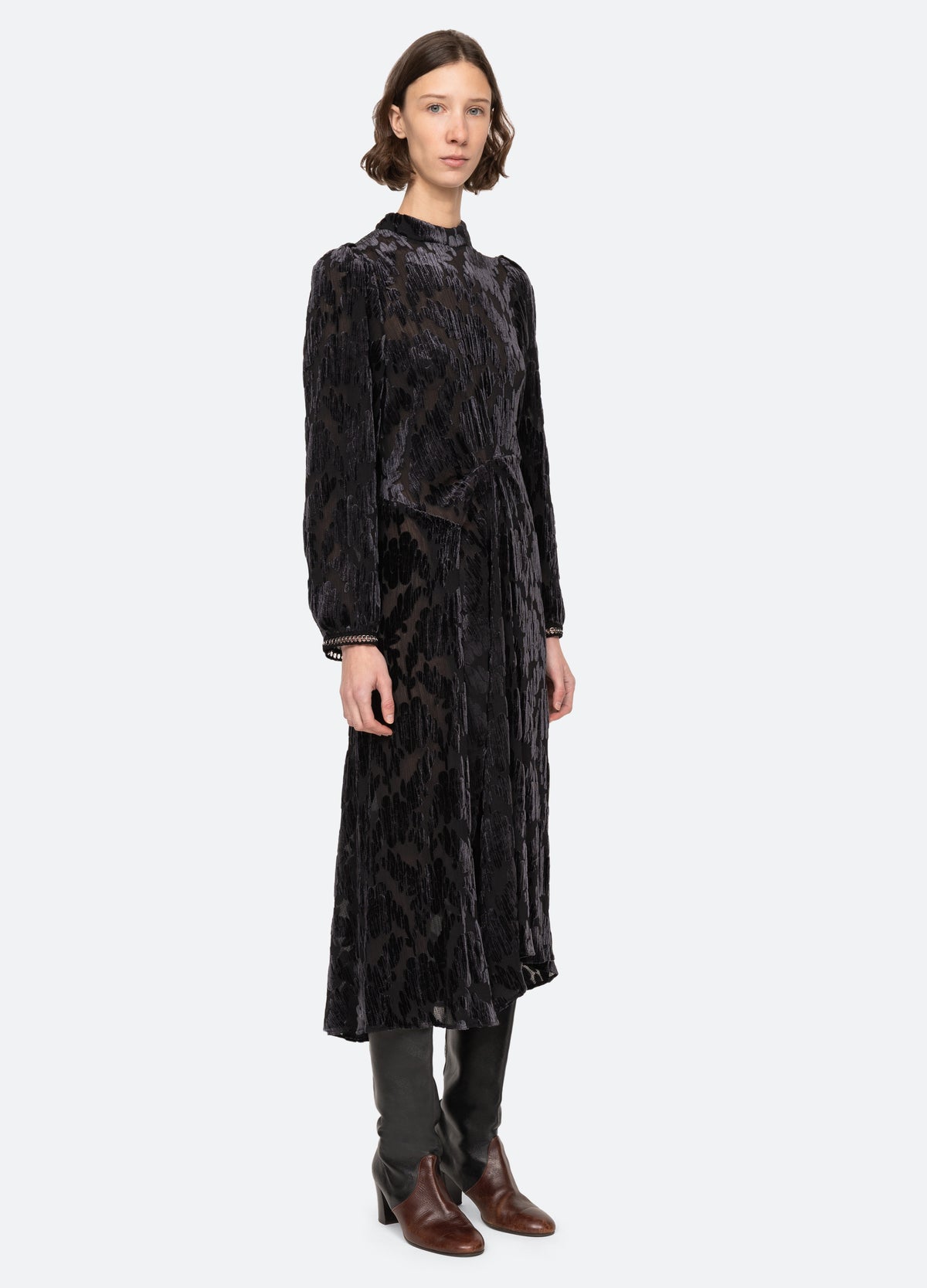 black-regine dress-three quarter view - 4