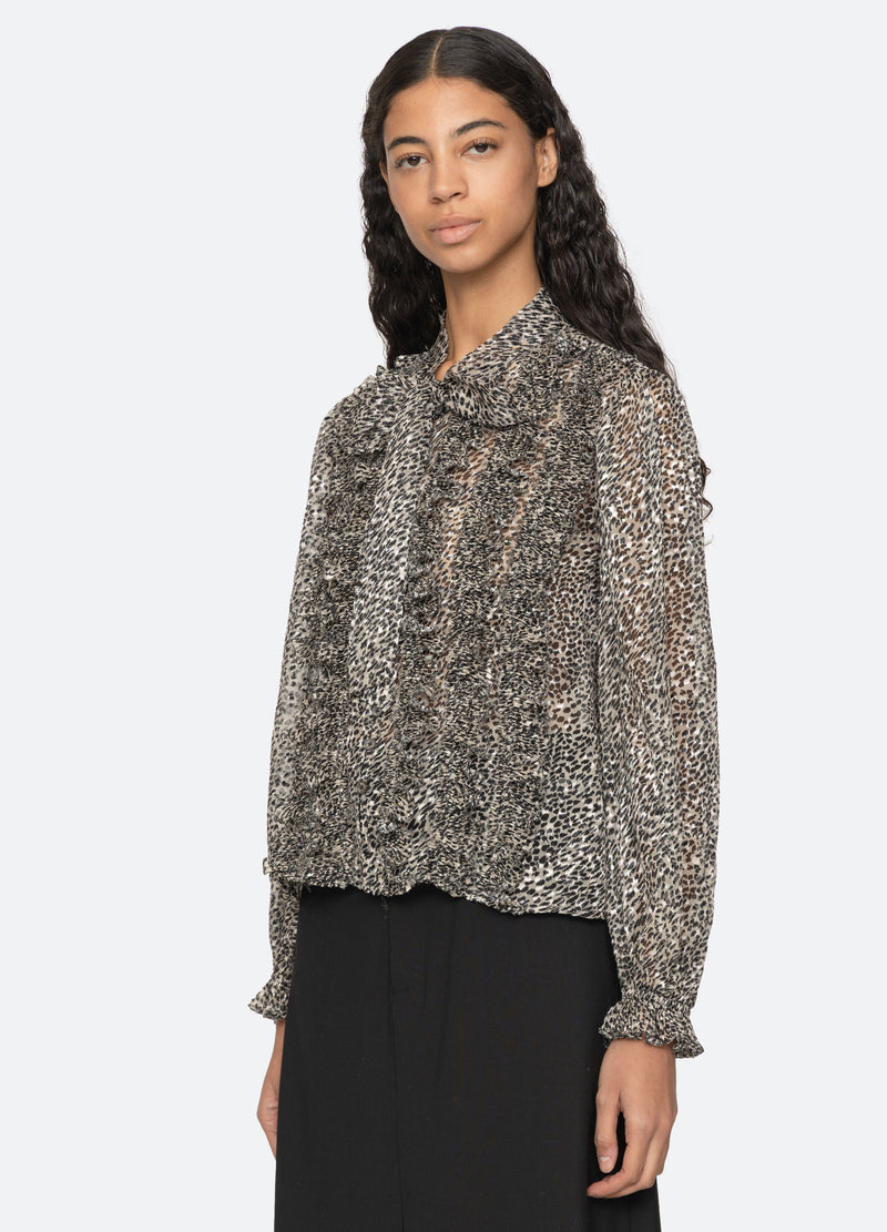 cream-charlize l/s top-three quarter view - 5