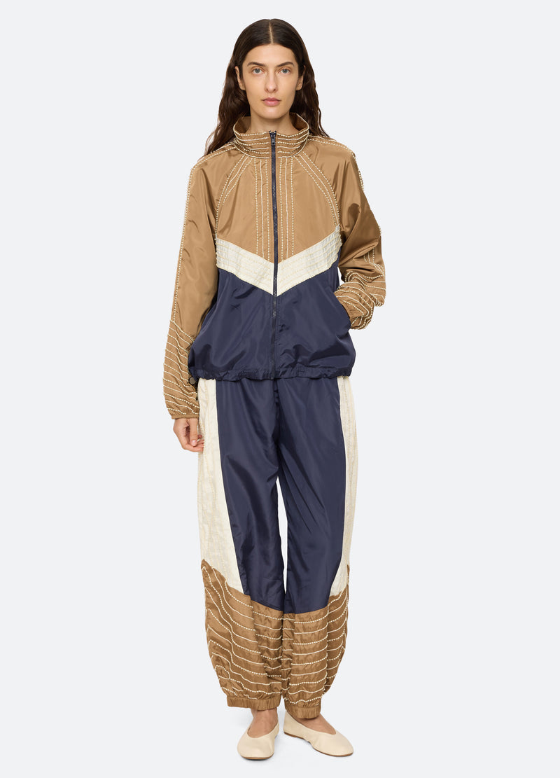 multi-quinn windbreaker-full body view - 9