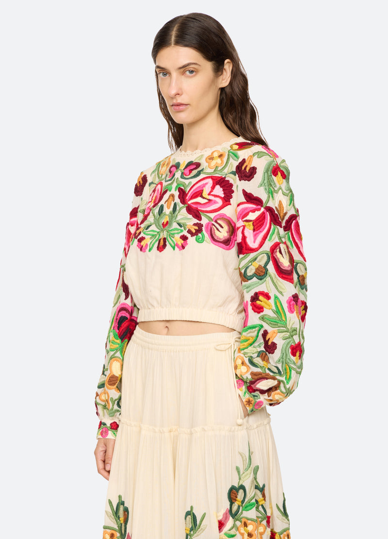 cream-wilhelmina top-three quarter view - 14