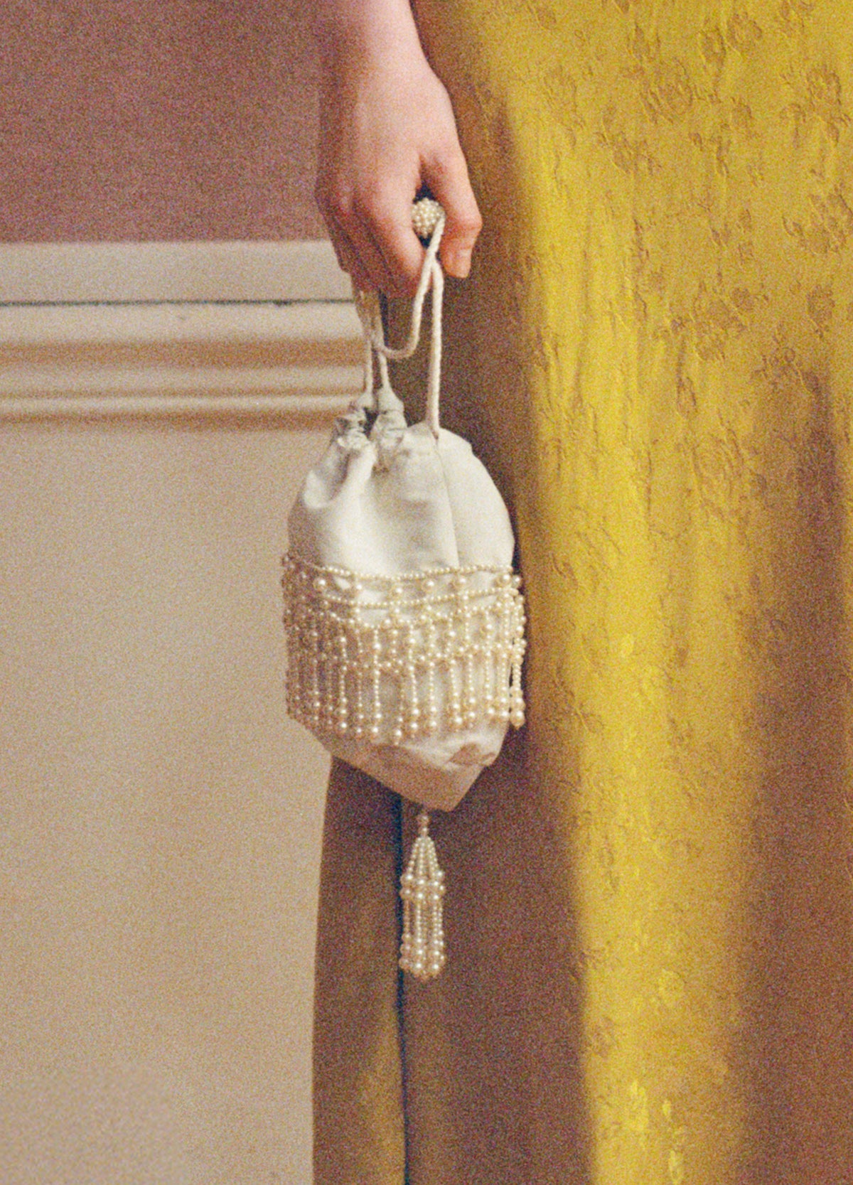 cream-carlotta bag-editorial view - 5
