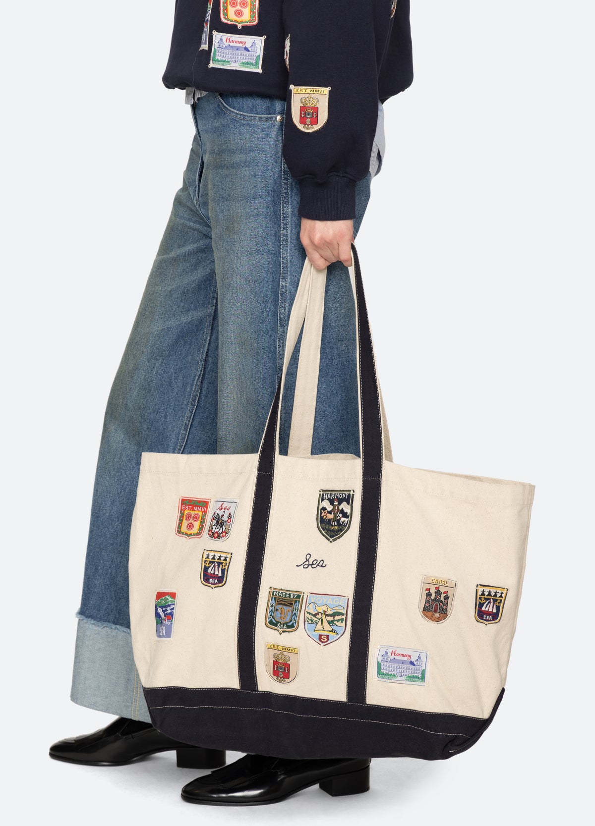 multi-davis tote bag-detail view