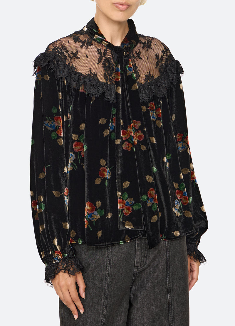 black-leda top-detail view - 5