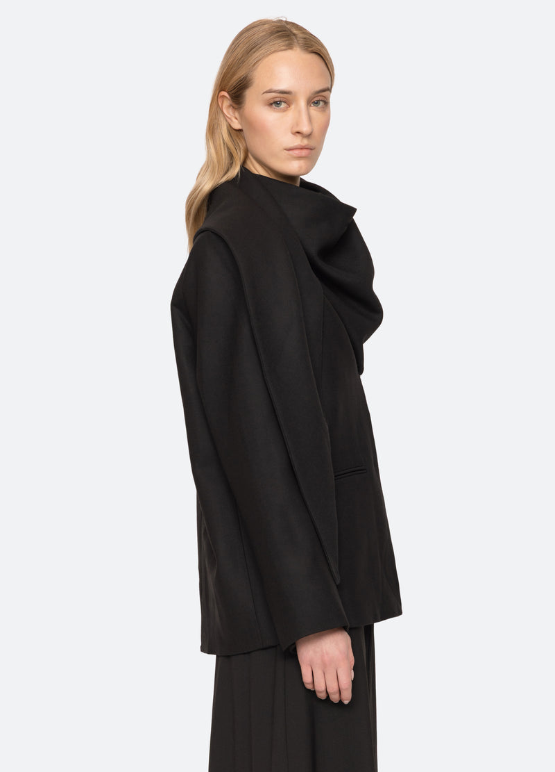 black-remi blazer-side view - 5
