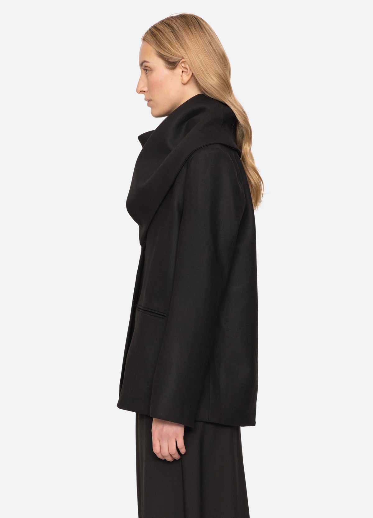 black-remi blazer-side view - 6