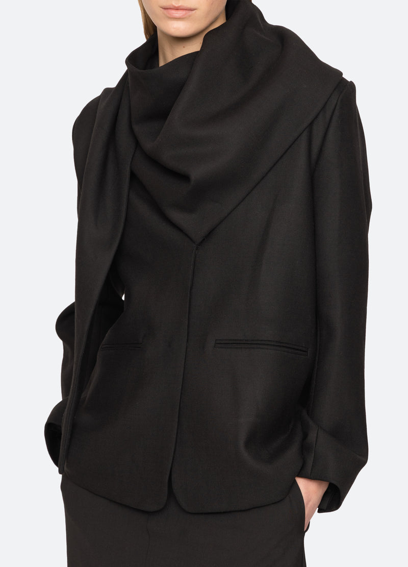 black-remi blazer-detail view - 8