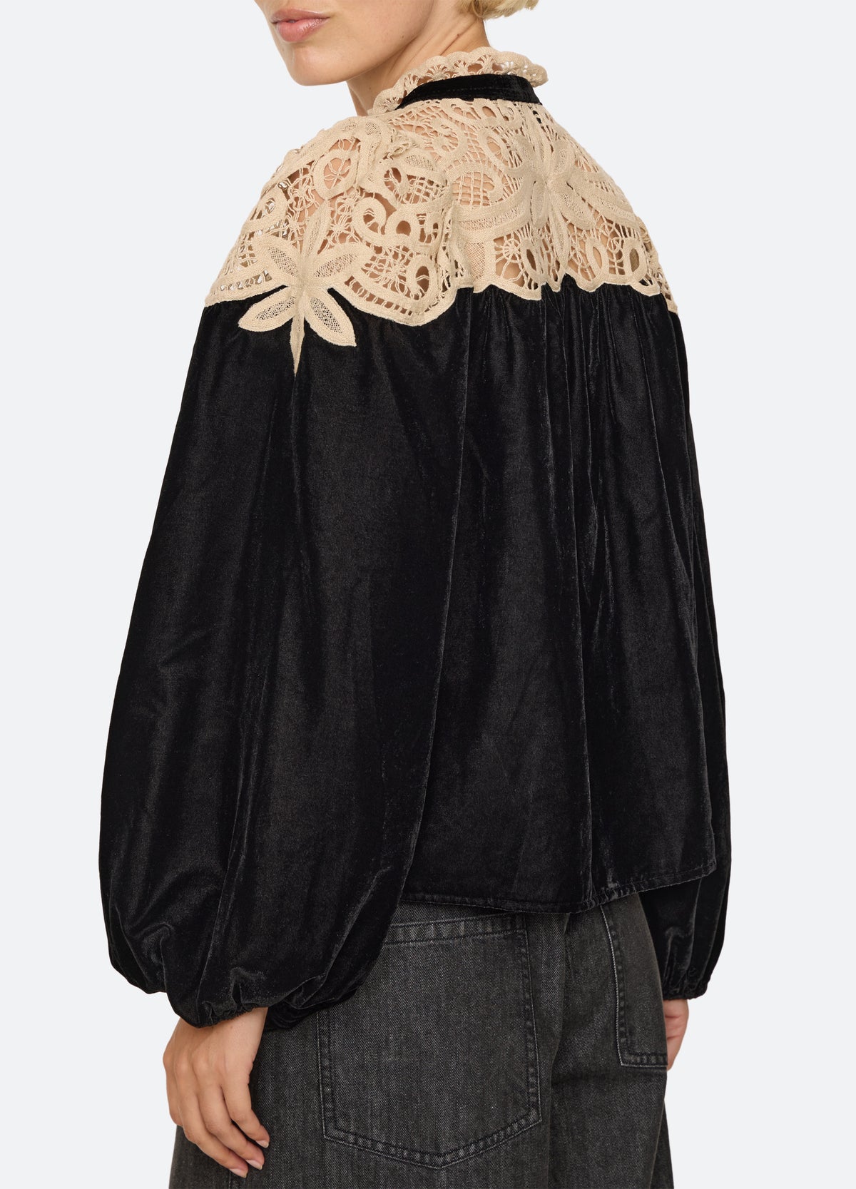 black-shiloh top-detail view - 6