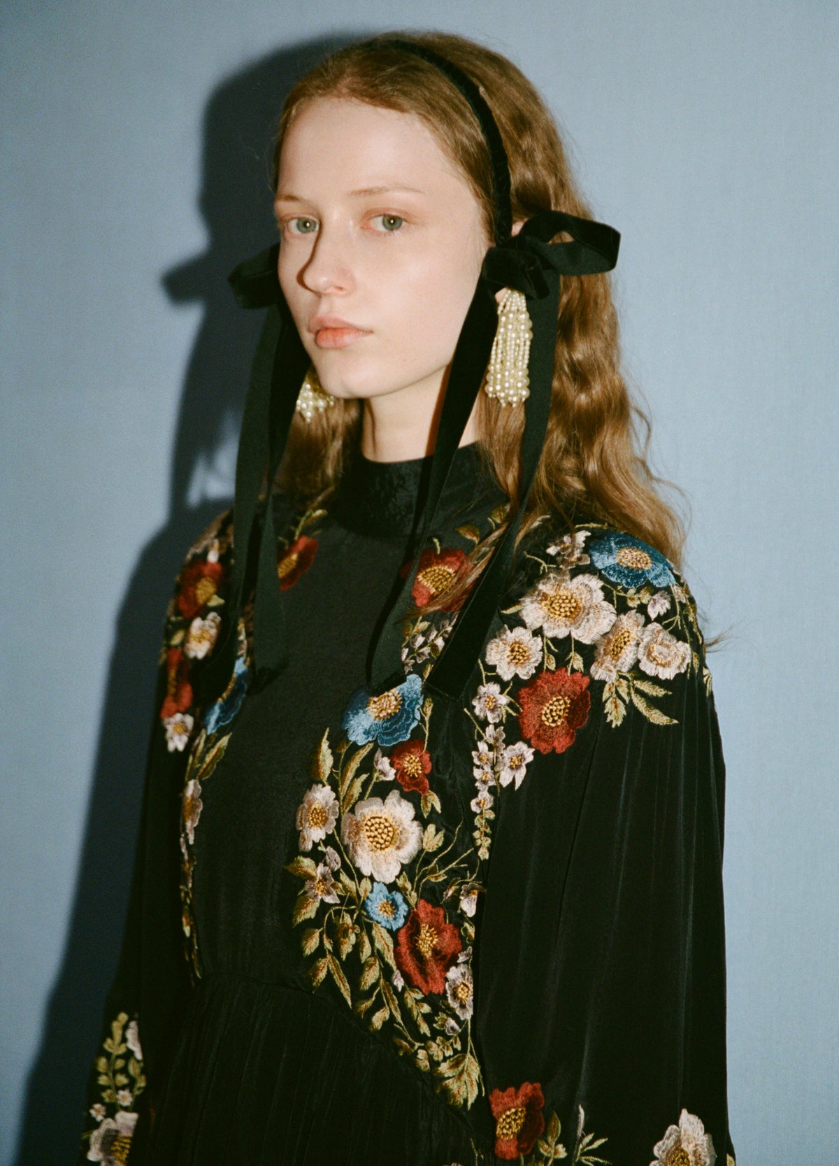 black-shiloh hair band-editorial view