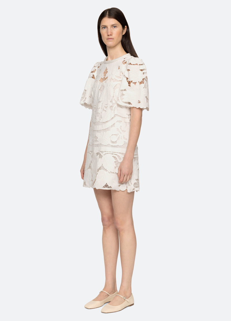 white-edith s/s dress-three quarter view - 5