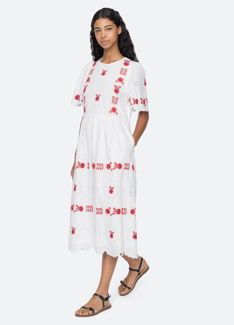 cream-catharina s/s dress-walking view - 9