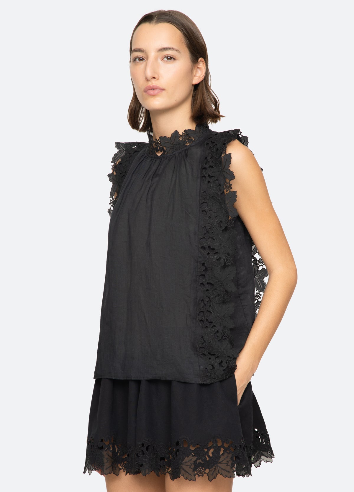 black-eleannora top-three quarter view - 5