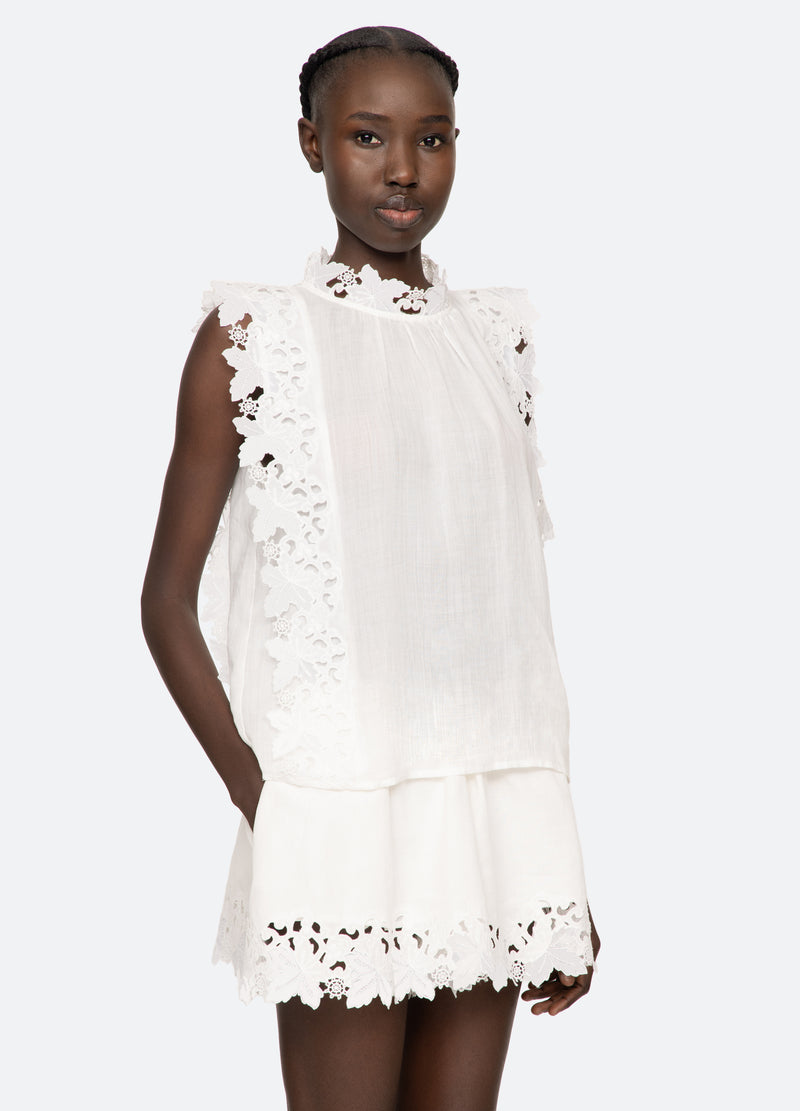 white-eleannora top-three quarter view - 11