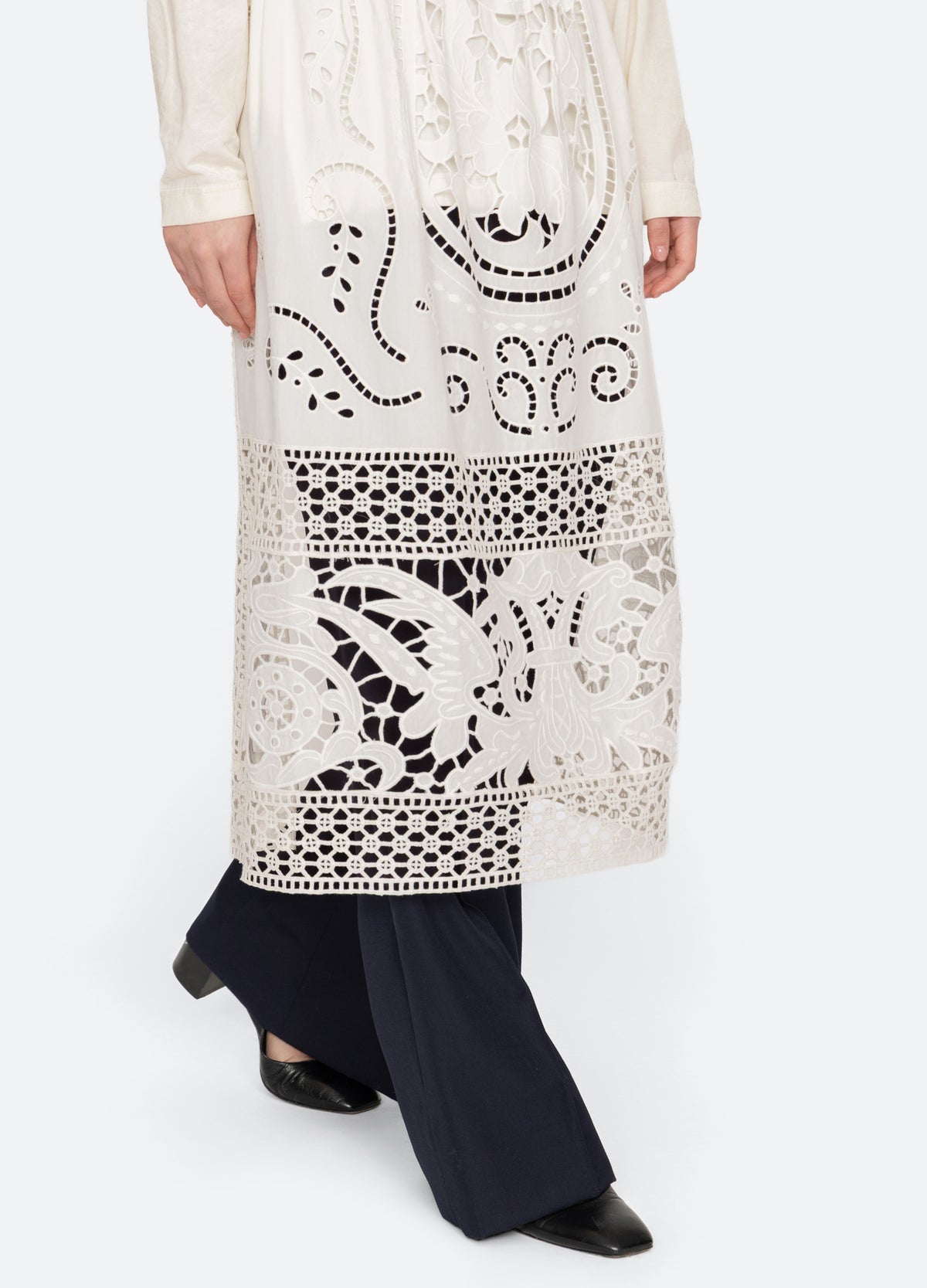 cream-gardener apron top-detail view 2 - 9