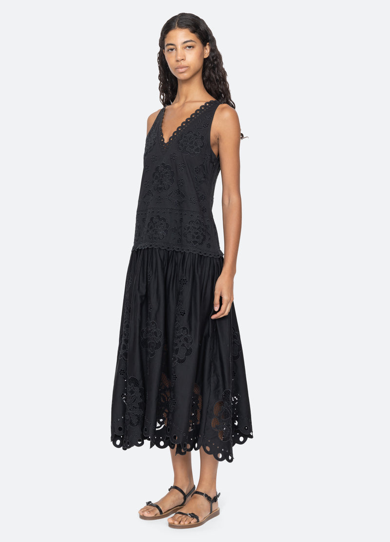 black-gardener dress-three quarter view - 5