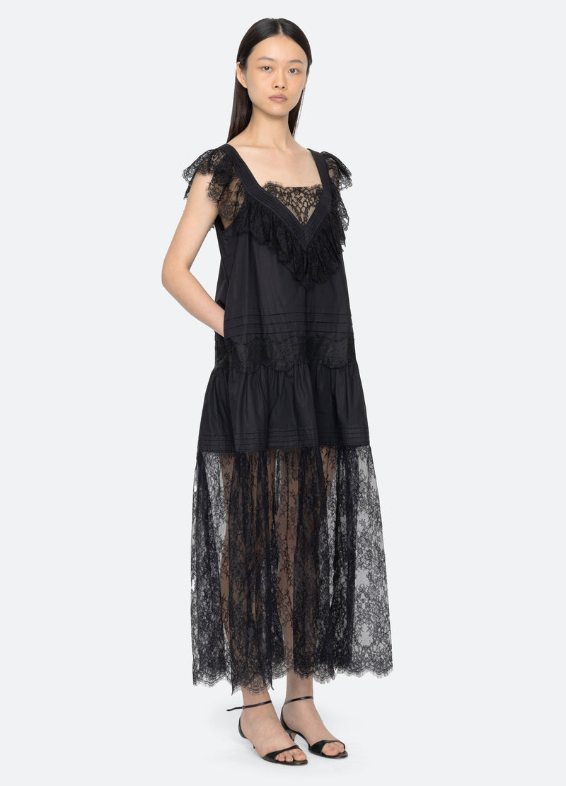 black-hilda dress-three quarter view - 12