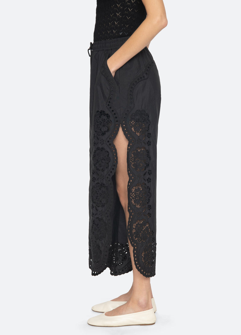 black-vittoria pants-side view - 4