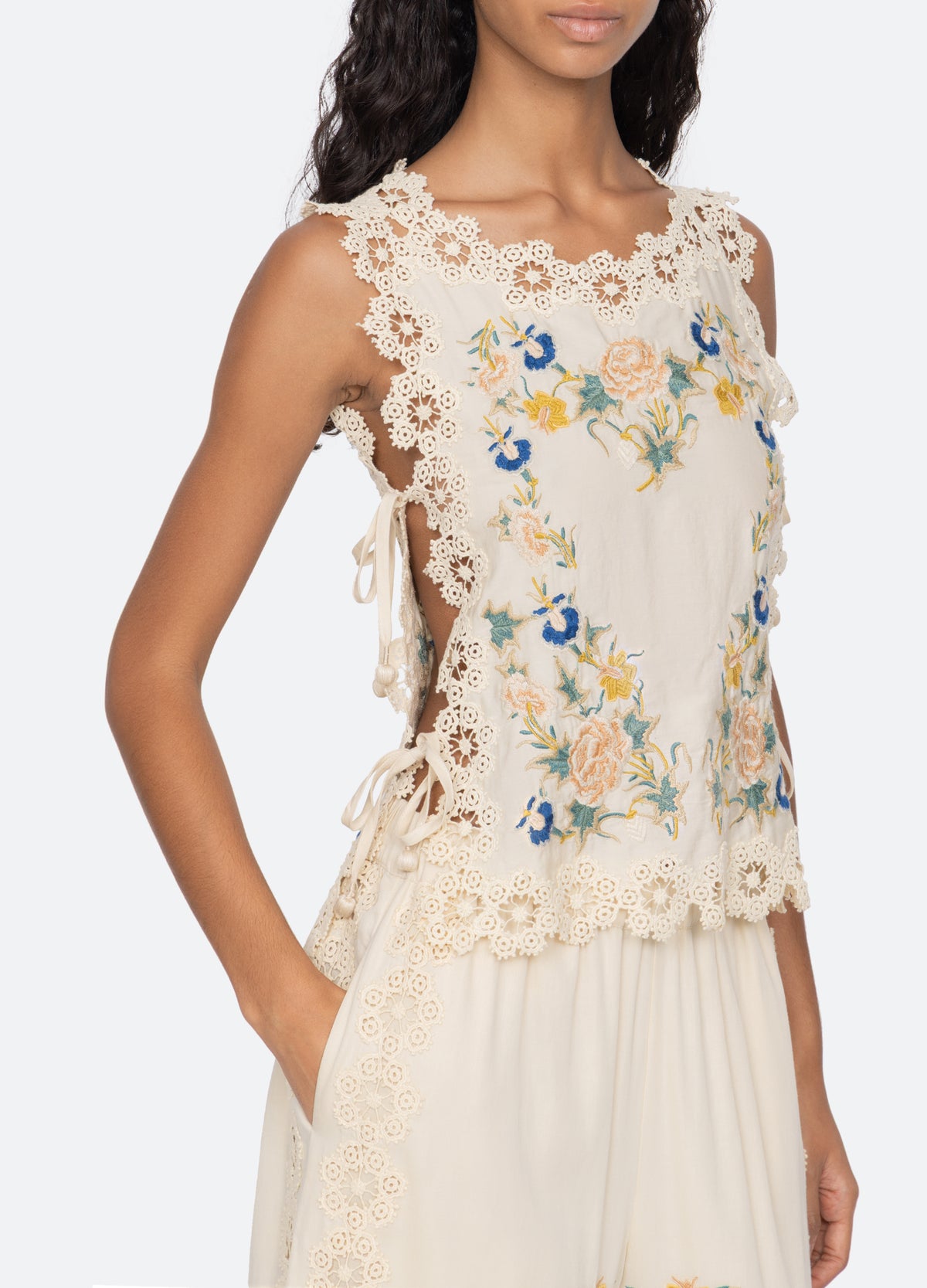cream-adonna top-detail view - 6