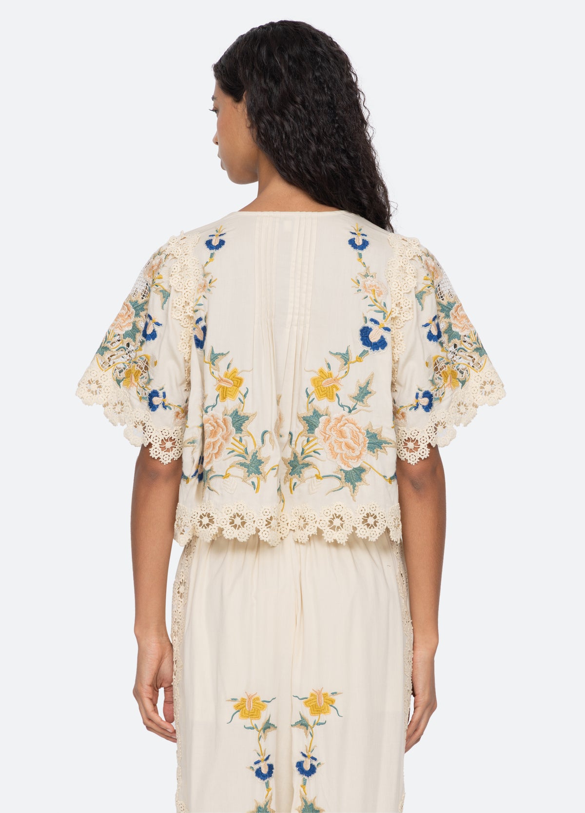cream-adonna s/s top-detail view - 4