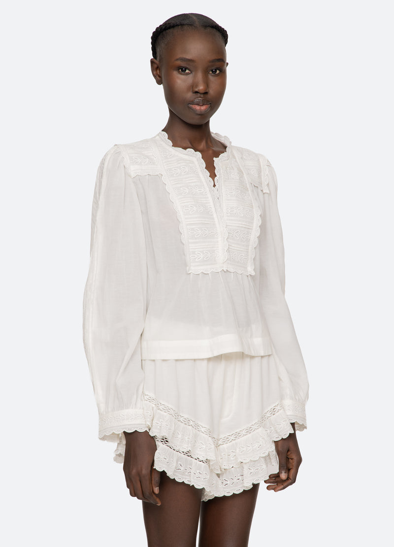 white-eliza l/s top-three quarter view - 4