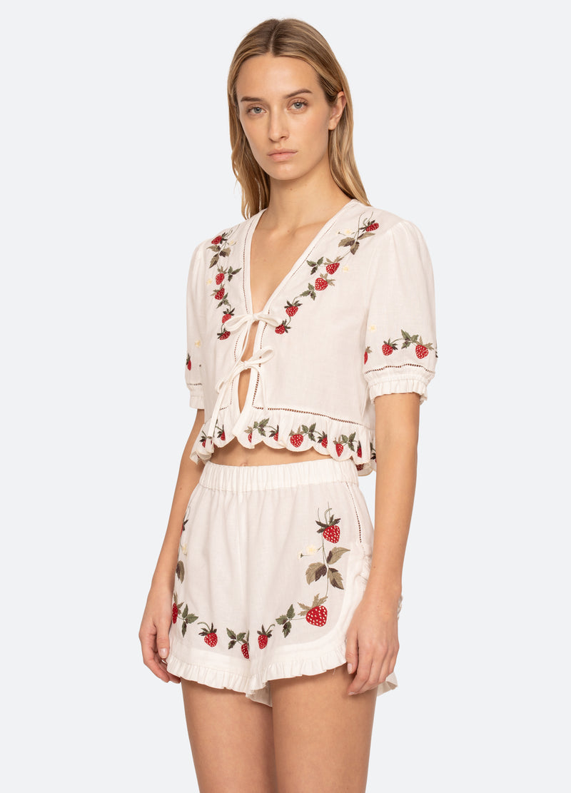 cream-bindi top-three quarter view - 4