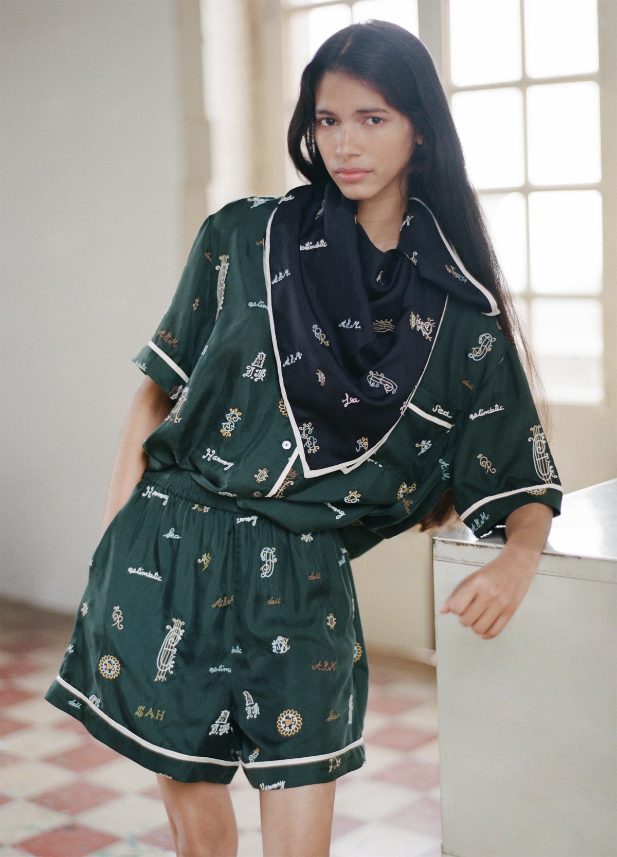 green-juliet s/s top-editorial view - 2