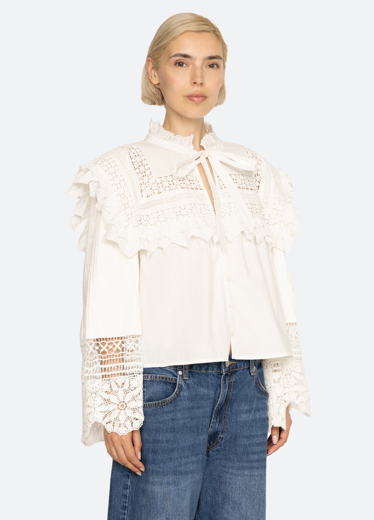 white-honore top-three quarter view - 5