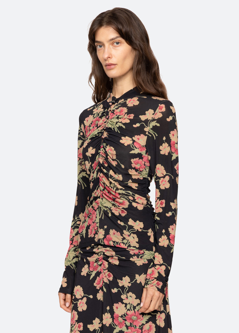 black-cornelia l/s top-three quarter view - 4