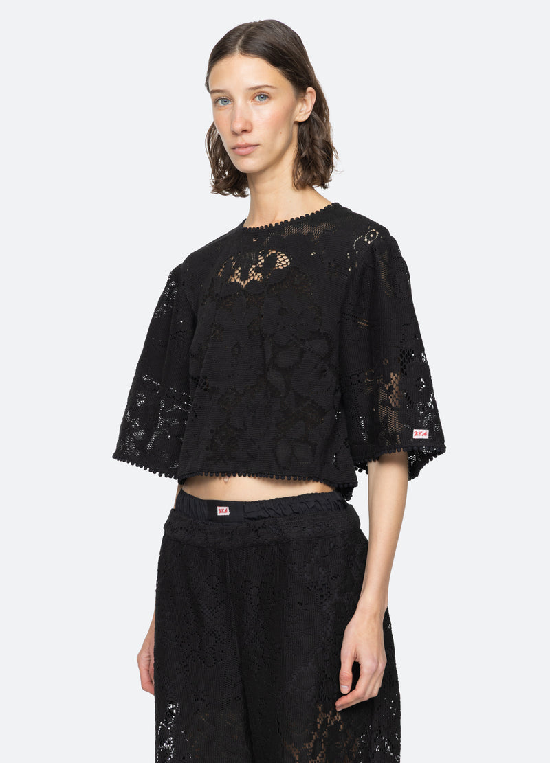 black-arianna top-three quarter view - 5