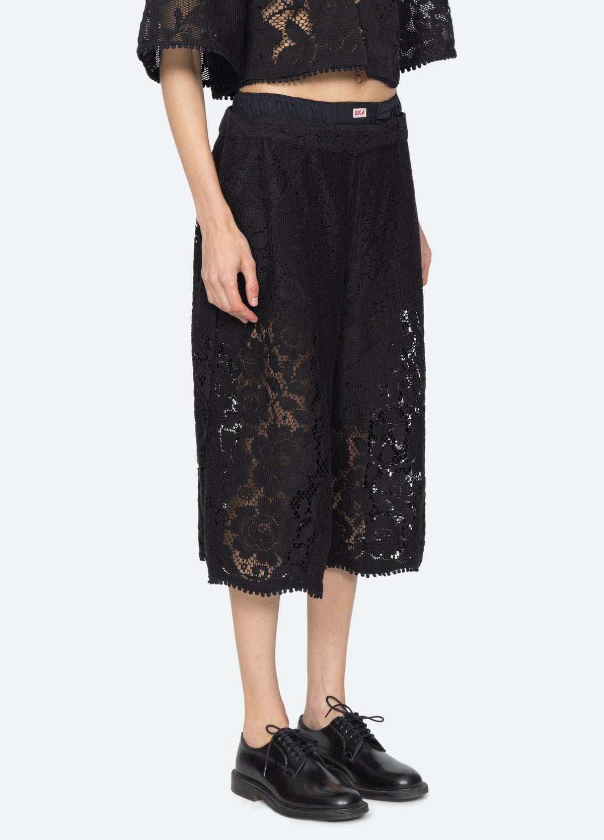 black-arianna culottes-three quarter view - 5