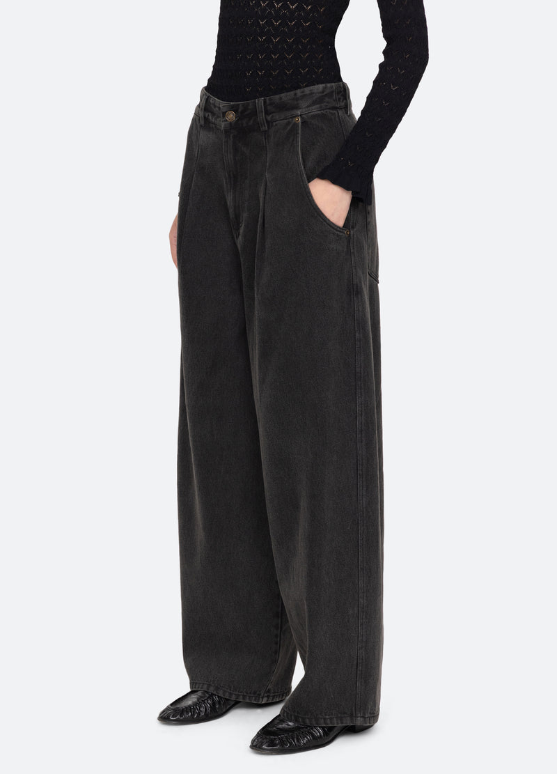 black-lyssa jeans-three quarter view - 10