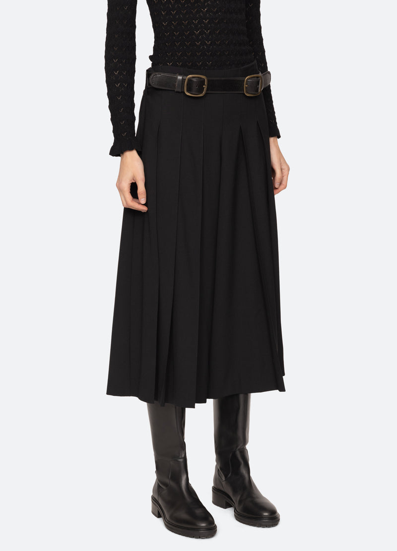 black-elisa culottes-three quarter view - 5