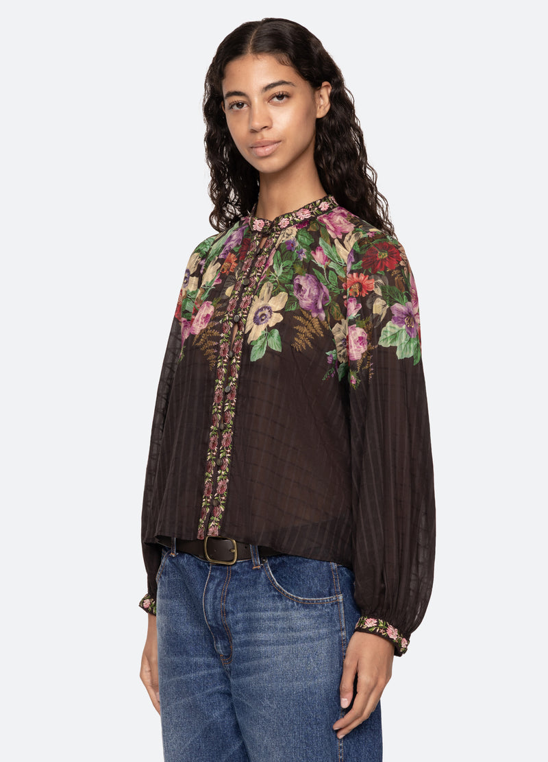 multi-viktoria top-three quarter view - 4