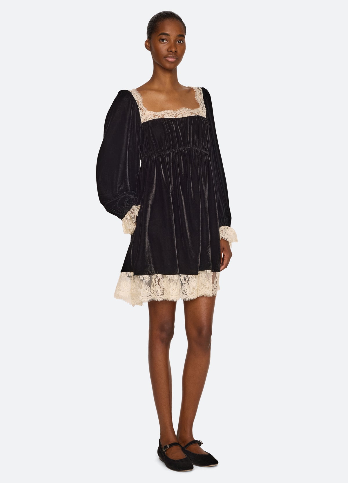 black-hannah dress-three quarter view - 4