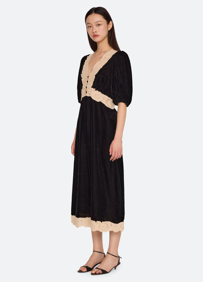 black-ilaria midi dress-three quarter view - 4