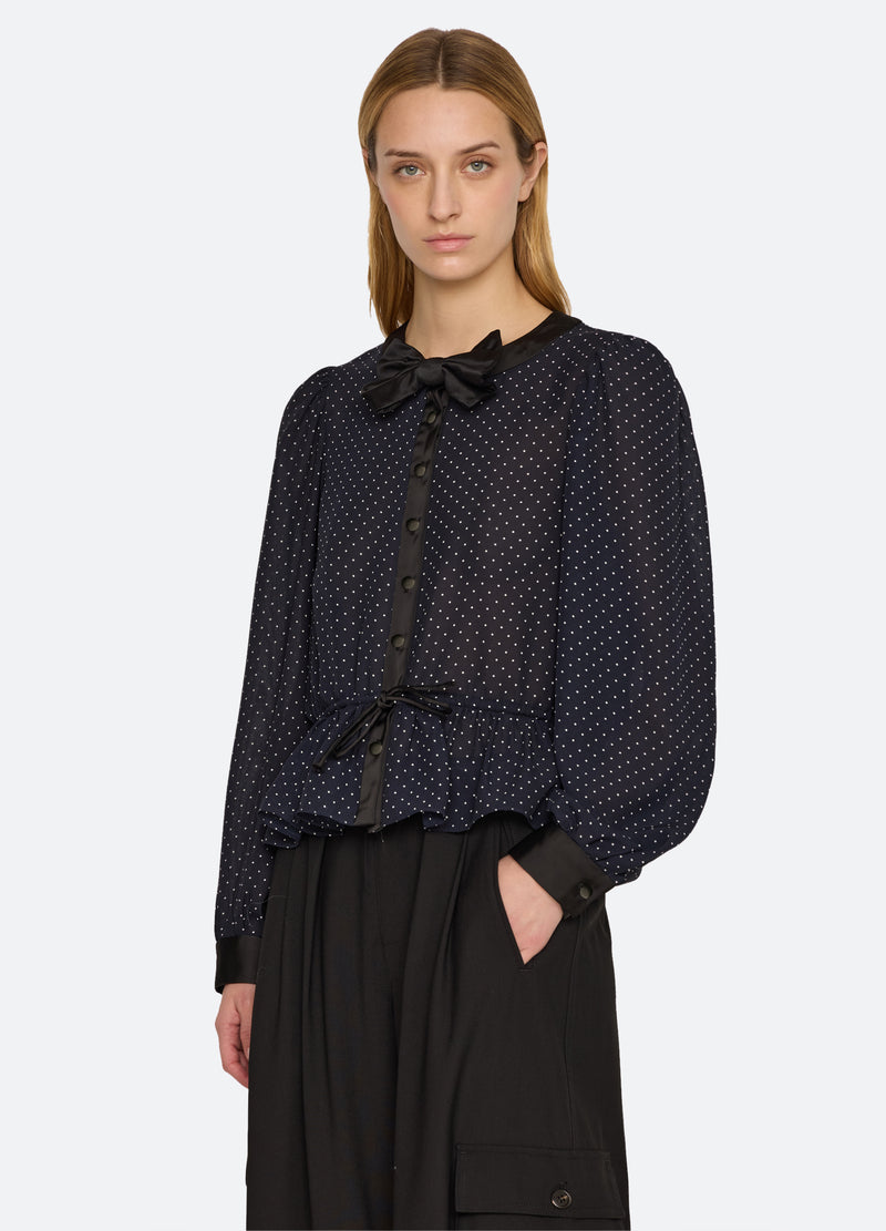 black-jeanne top-three quarter view - 5