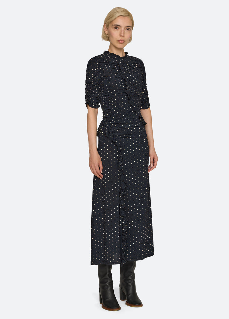 black-jeanne dress-three quarter view - 4