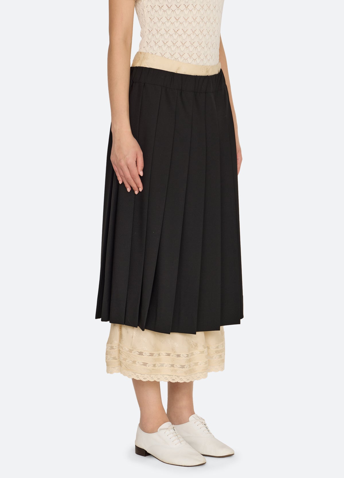 black-kathleen skirt-three quarter view - 6